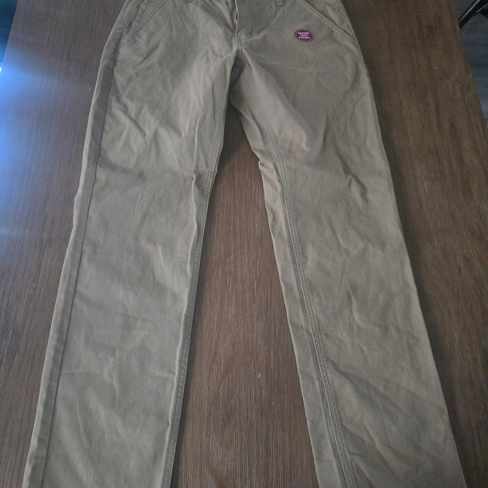Levi Strauss Signature Men’s Athletic Fit Khaki Pants Secure Tech Pocket 42x30